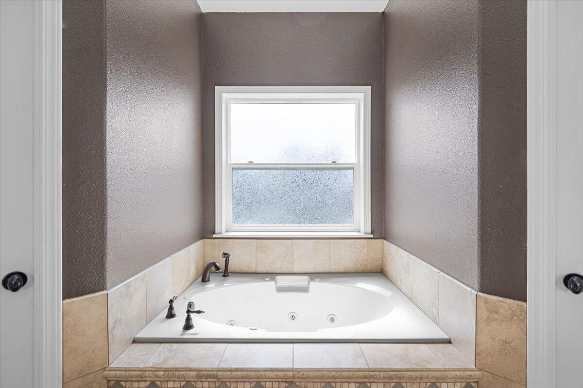 2929 Front Street Klamath Falls, OR 97601 - Photo 13 of 32 19-CI_7724