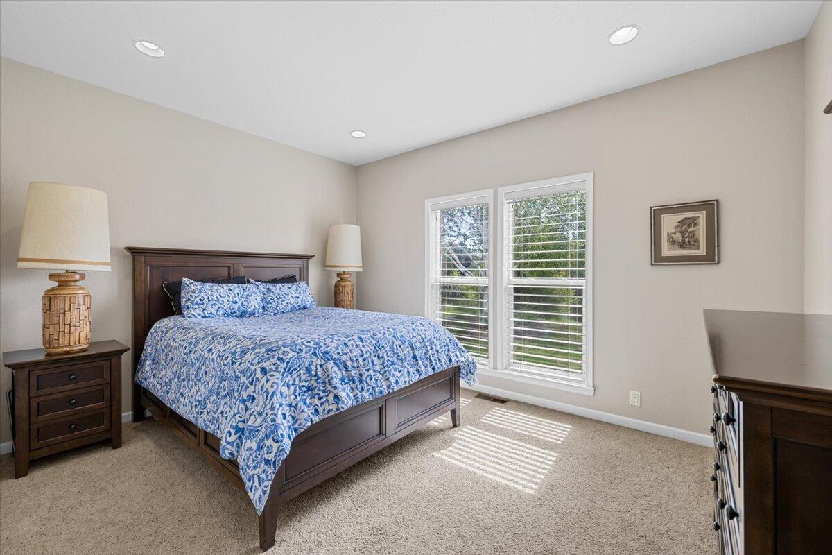 2929 Front Street Klamath Falls, OR 97601 - Photo 21 of 32 27-CI_7763
