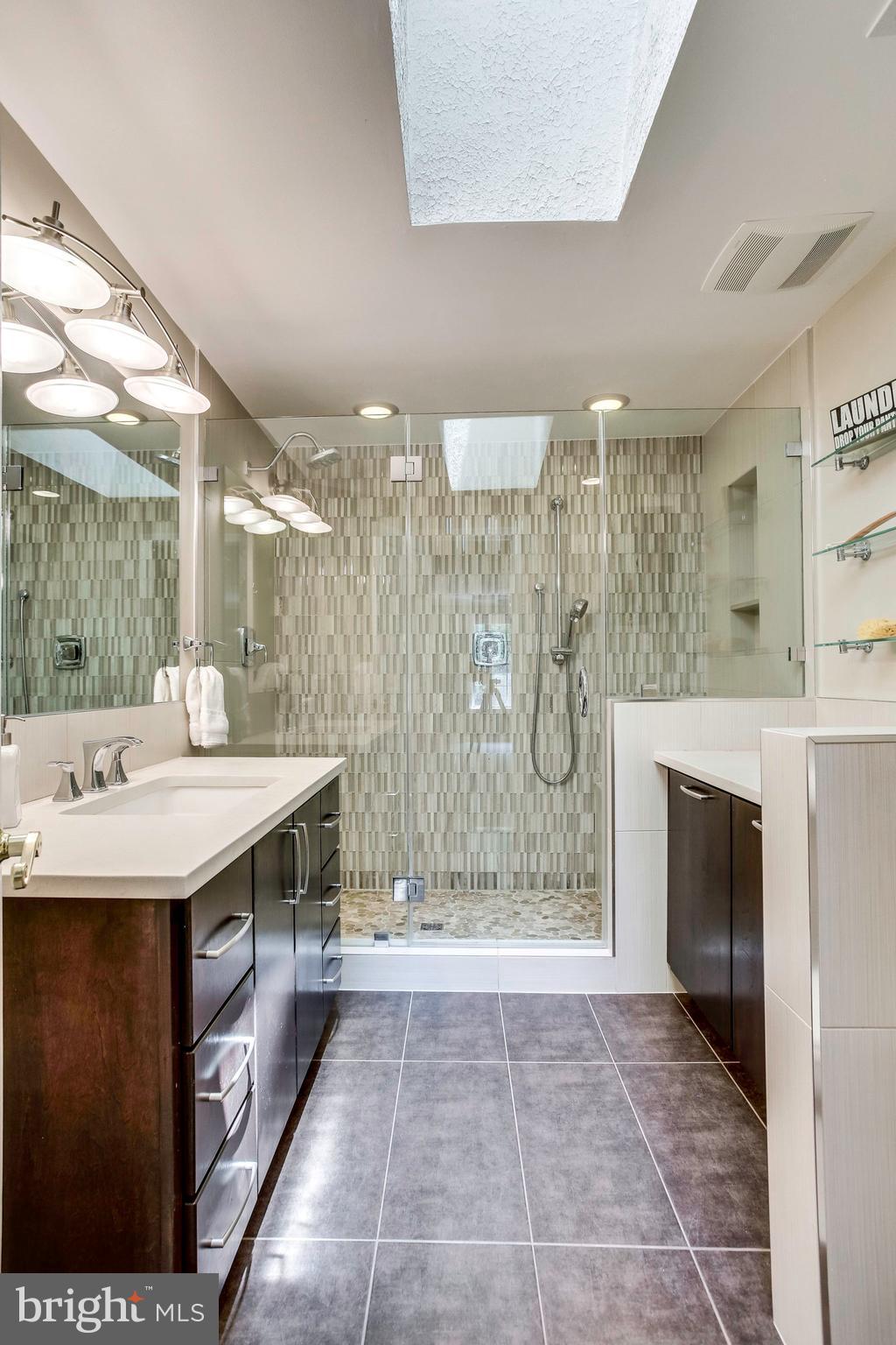 1536 Deer Point Way Reston, VA 20194 - Photo 27 of 53 Gorgeous master bathroom