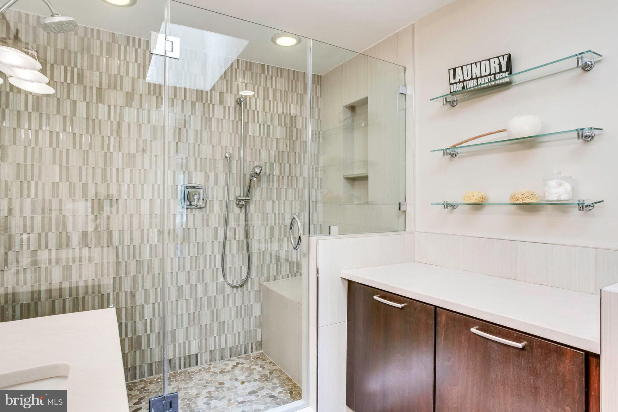 1536 Deer Point Way Reston, VA 20194 - Photo 29 of 53 Lots of vanity space