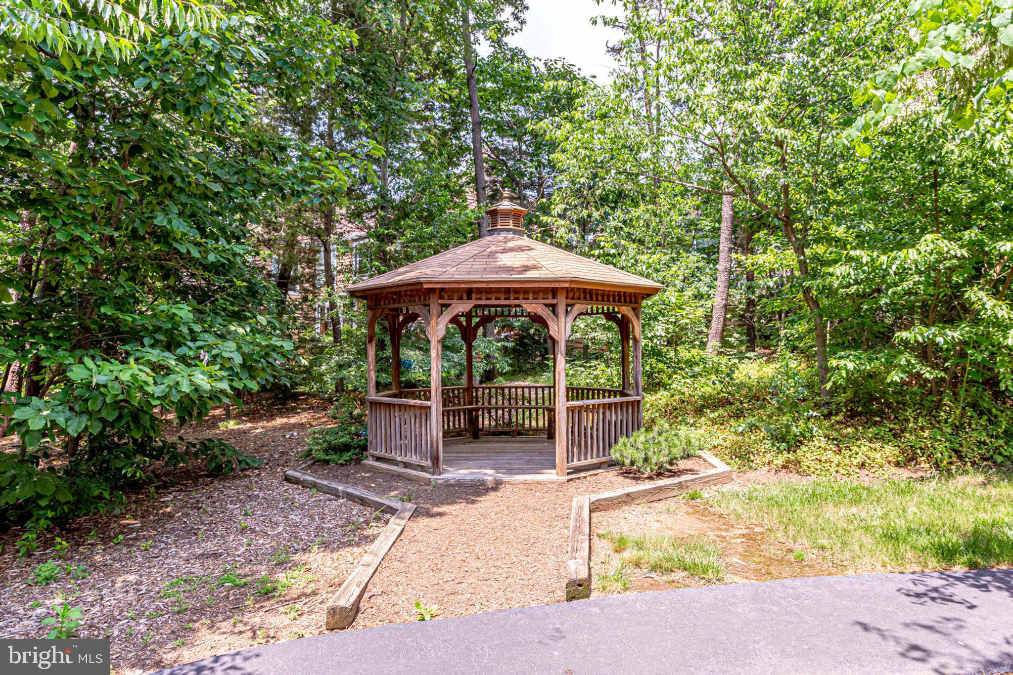1536 Deer Point Way Reston, VA 20194 - Photo 47 of 53 Community gazebo