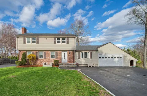 $999,000 | 28 Hampden Drive, Norwood, MA 02062