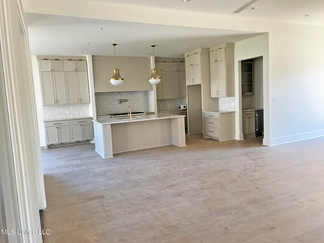 $899,000 | 461 Whittington Circle, Madison, MS 39110