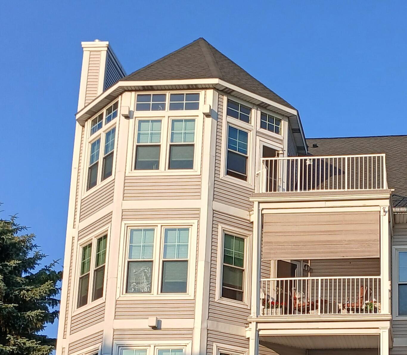 300 South Rath Avenue, Unit 5 Ludington, MI 49431 - Photo 2 of 28 20260705_201720 crop