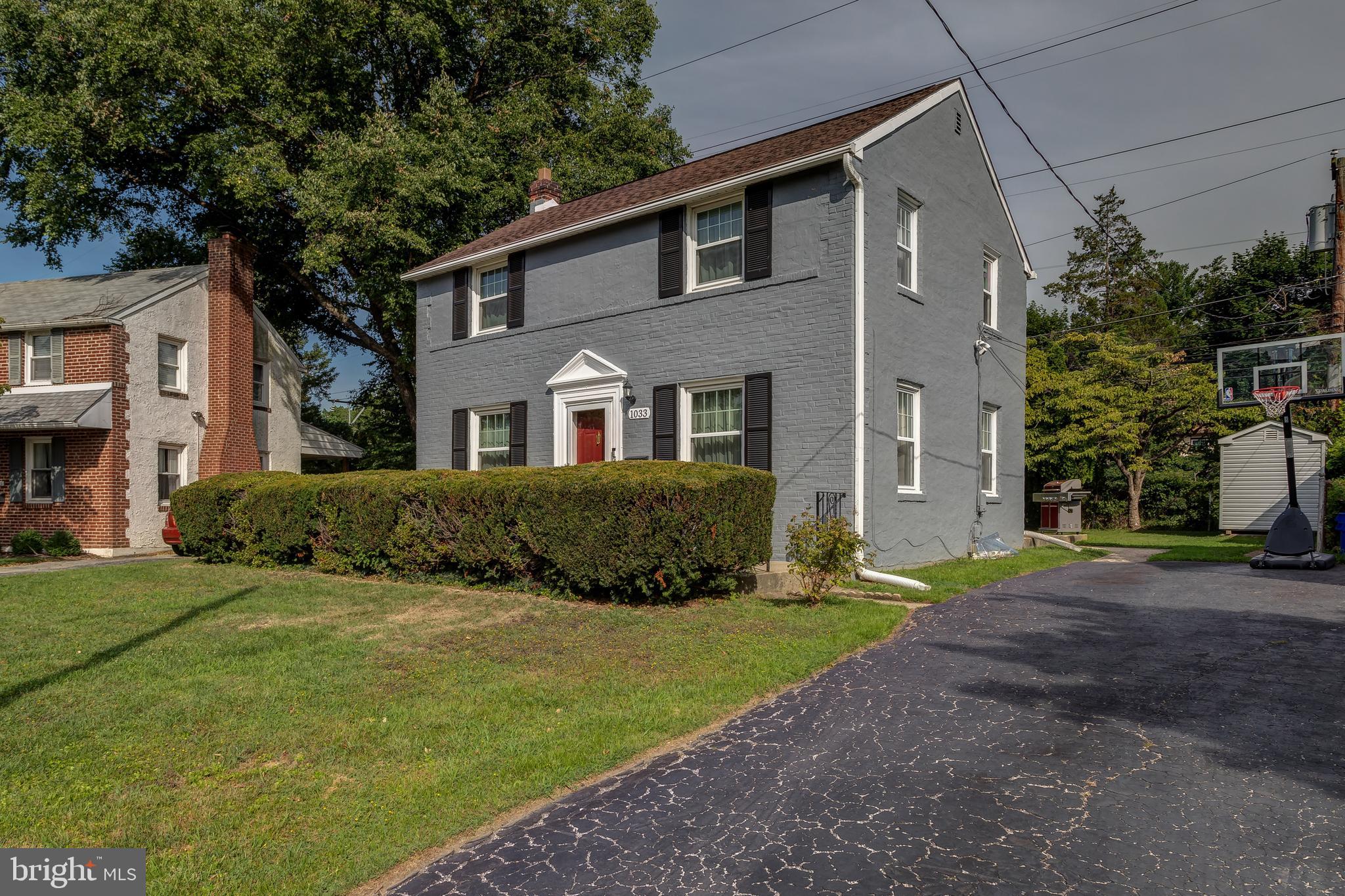 1033 Edgerton Road Secane, PA 19018 - Photo 3 of 35
