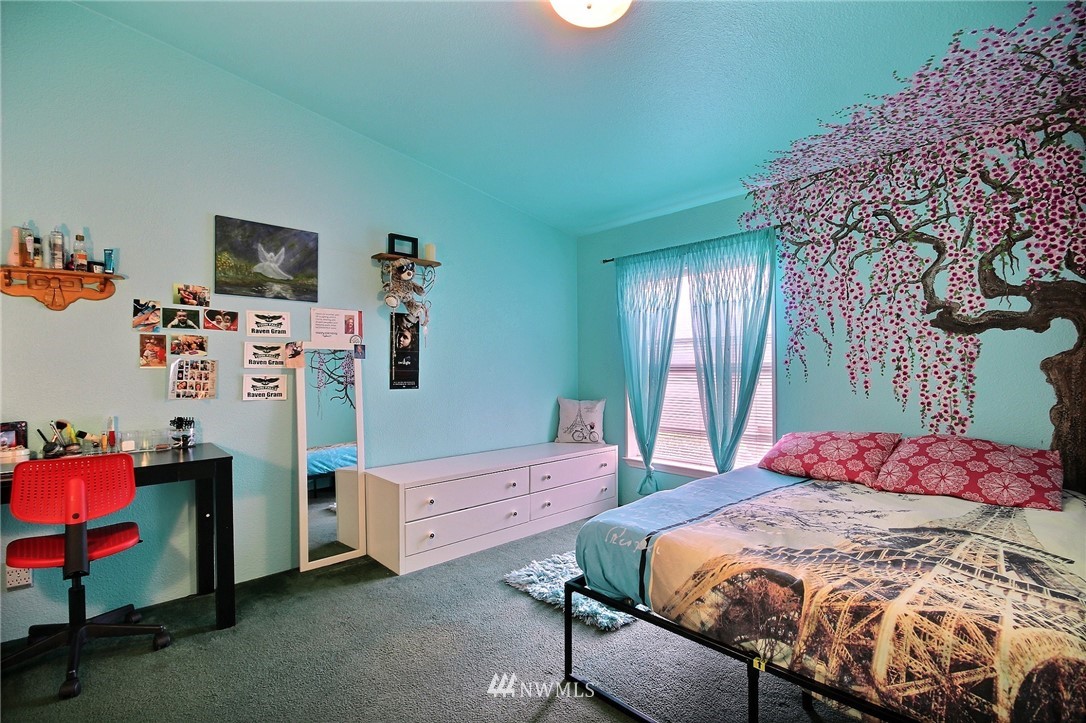 10518 Upper Preston Road Southeast Issaquah, WA 98027 - Photo 14 of 22 Gallery Image 14