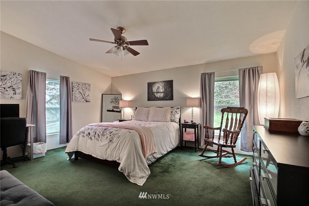 10518 Upper Preston Road Southeast Issaquah, WA 98027 - Photo 17 of 22 Gallery Image 17