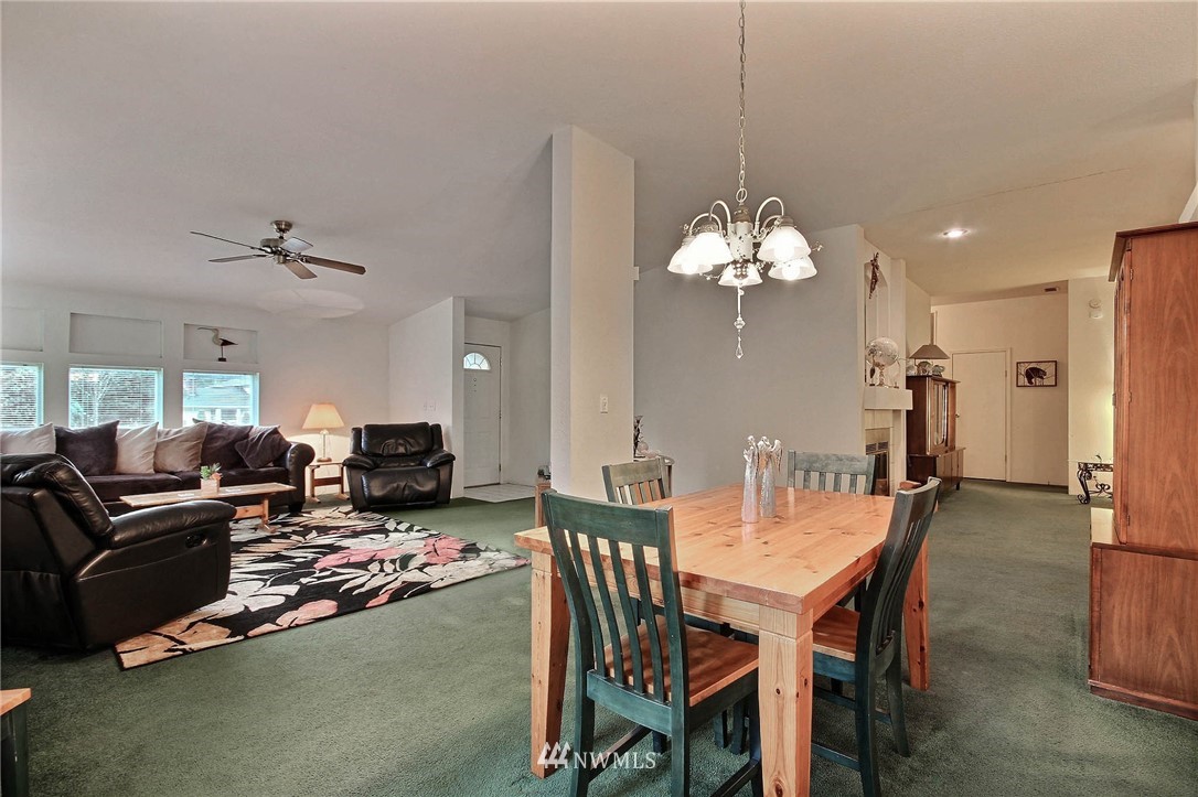 10518 Upper Preston Road Southeast Issaquah, WA 98027 - Photo 4 of 22 Gallery Image 4