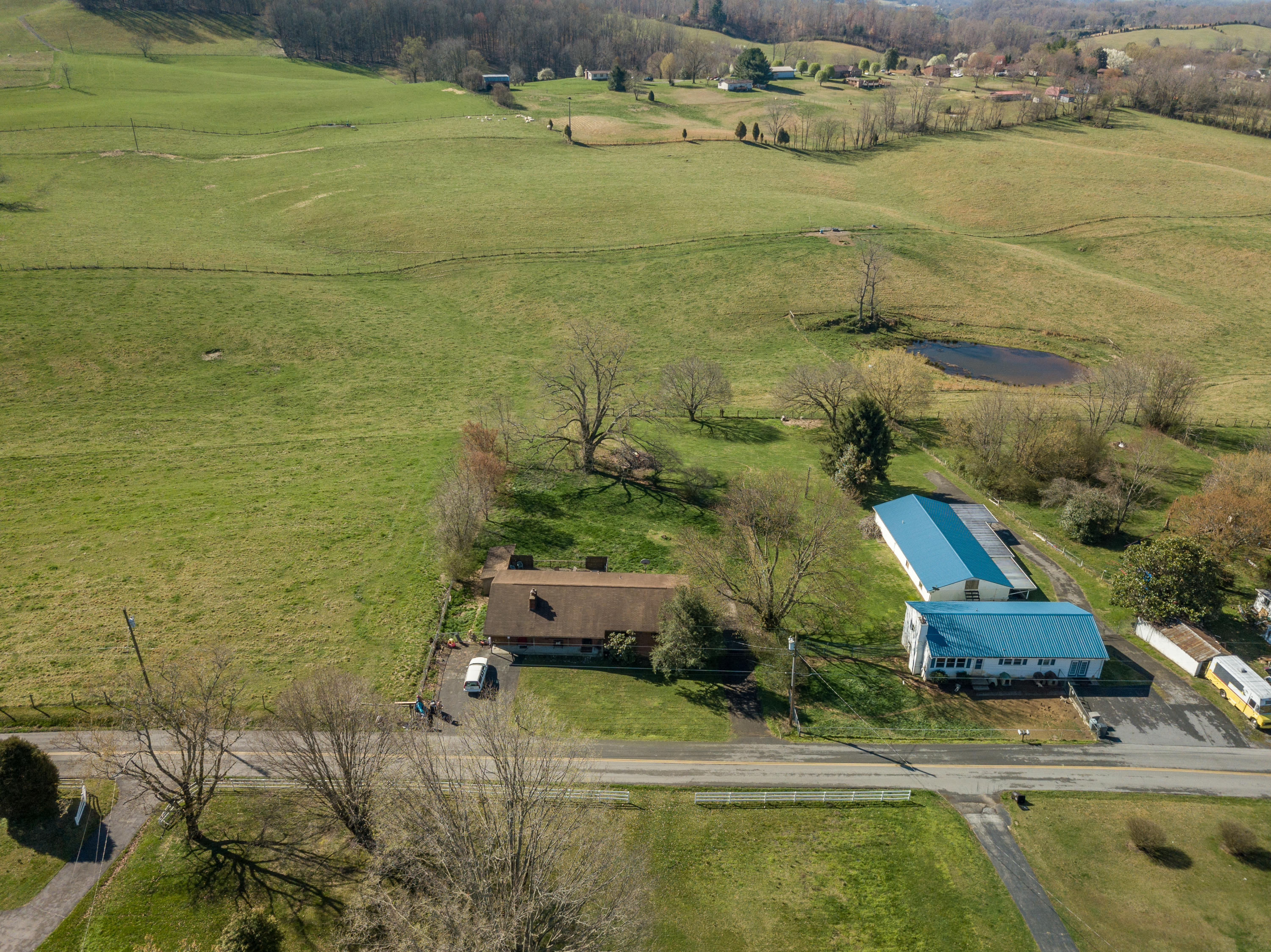 204 Peoples Road Bristol, TN 37620 - Photo 3 of 23 DJI_0026-HDR-2