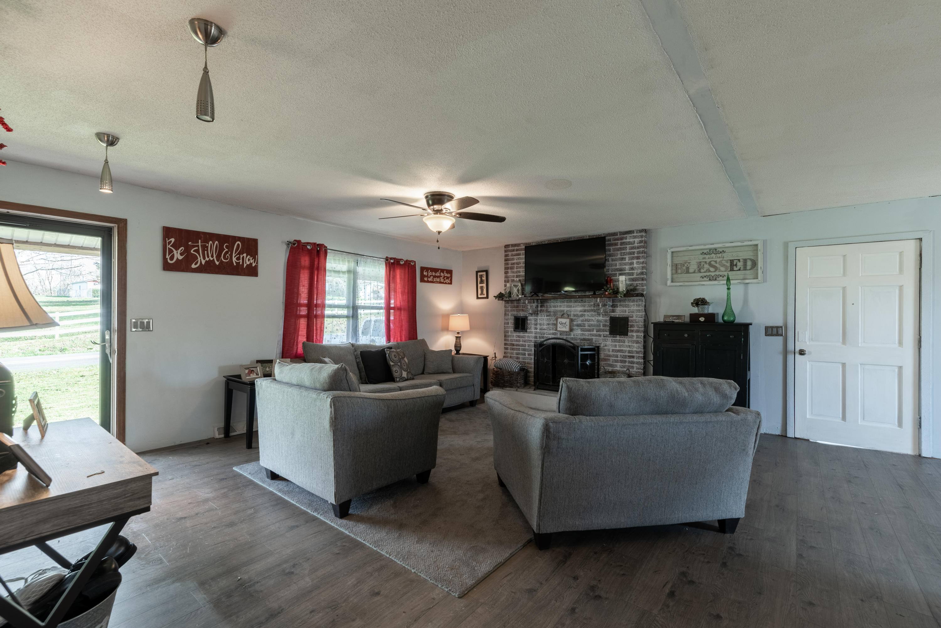204 Peoples Road Bristol, TN 37620 - Photo 6 of 23 DSC_2040-HDR