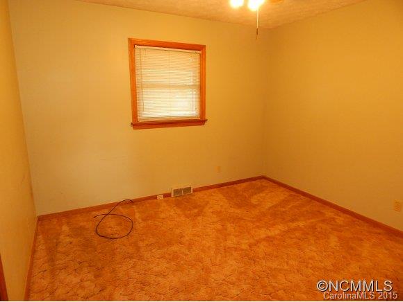 429 Wells Road Canton, NC 28716 - Photo 16 of 20