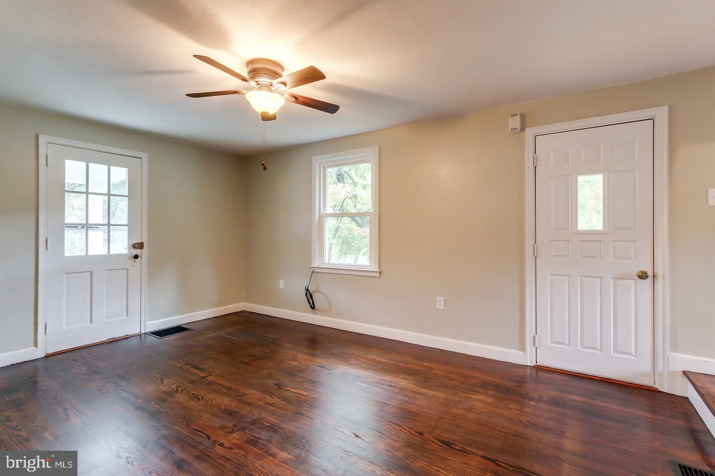 2612 Sheridan Road York, PA 17406 - Photo 3 of 27 Gallery Image 3