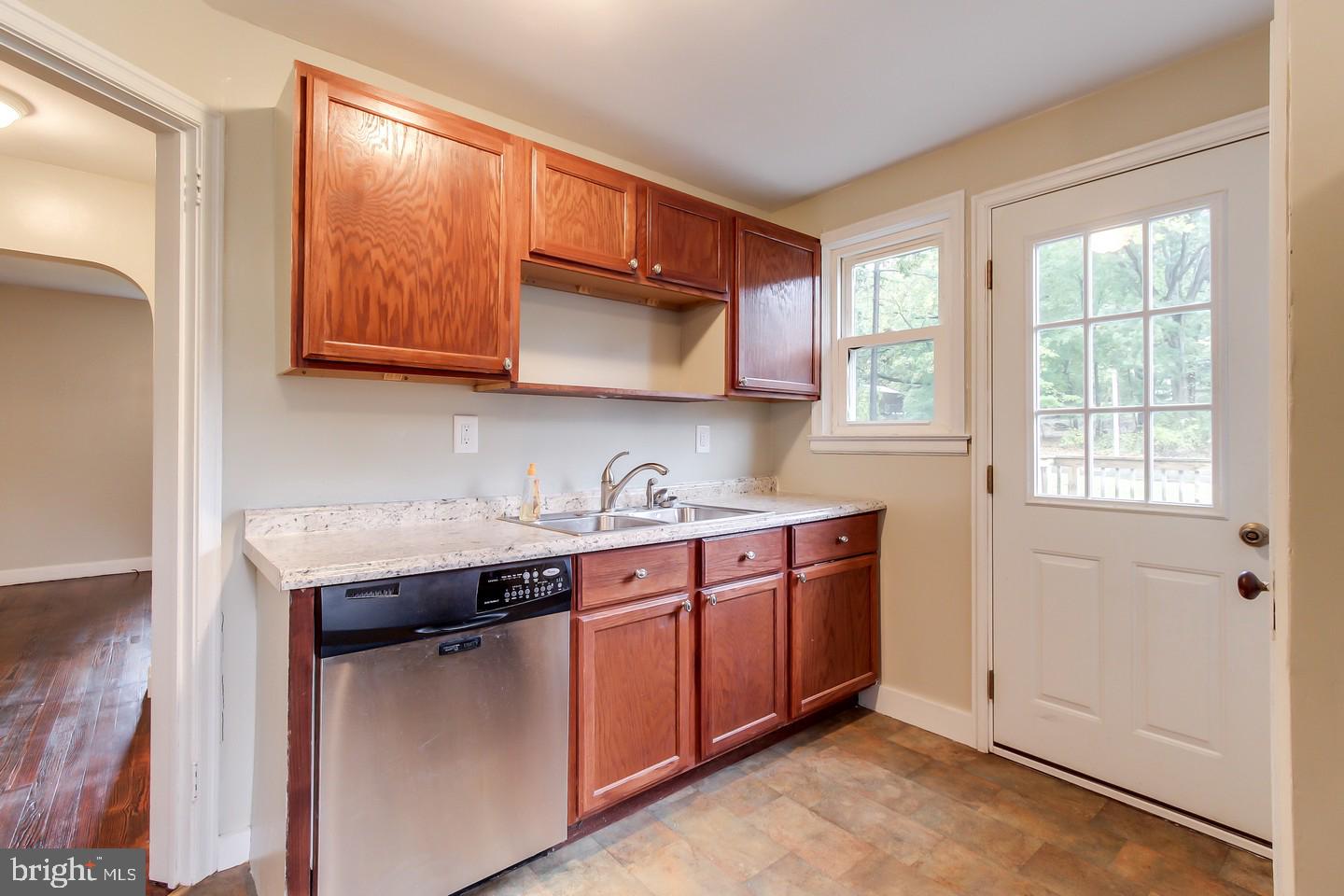 2612 Sheridan Road York, PA 17406 - Photo 7 of 27 Gallery Image 7