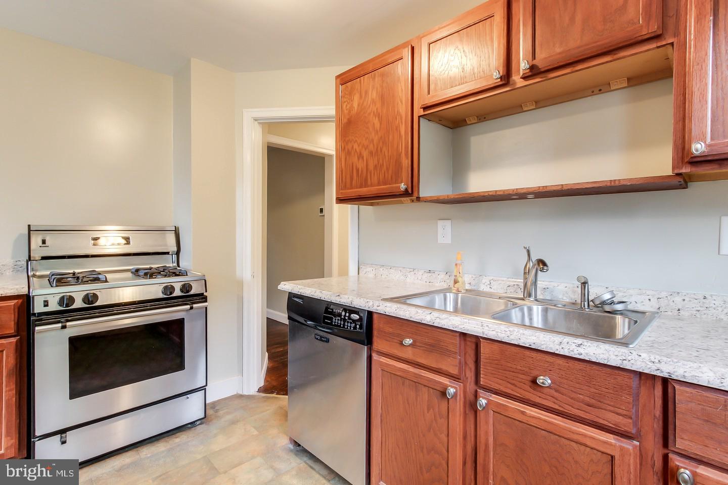 2612 Sheridan Road York, PA 17406 - Photo 8 of 27 Gallery Image 8