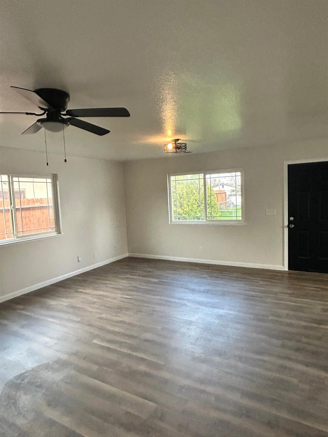 209 Locust Street Modesto, CA 95351 - Photo 8 of 15