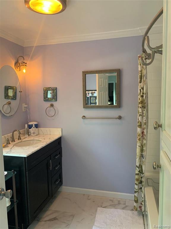 1901 Broadstone Road Grosse Pointe Woods, MI 48236 - Photo 15 of 22