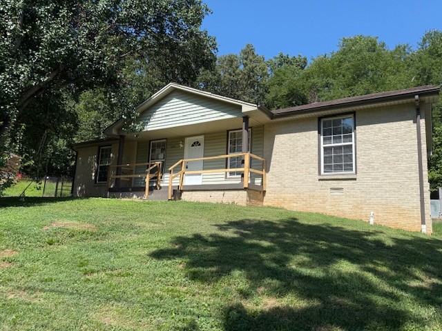 1876 Mimi Road Clarksville, TN 37040 - Photo 1 of 18 Gallery Image 1