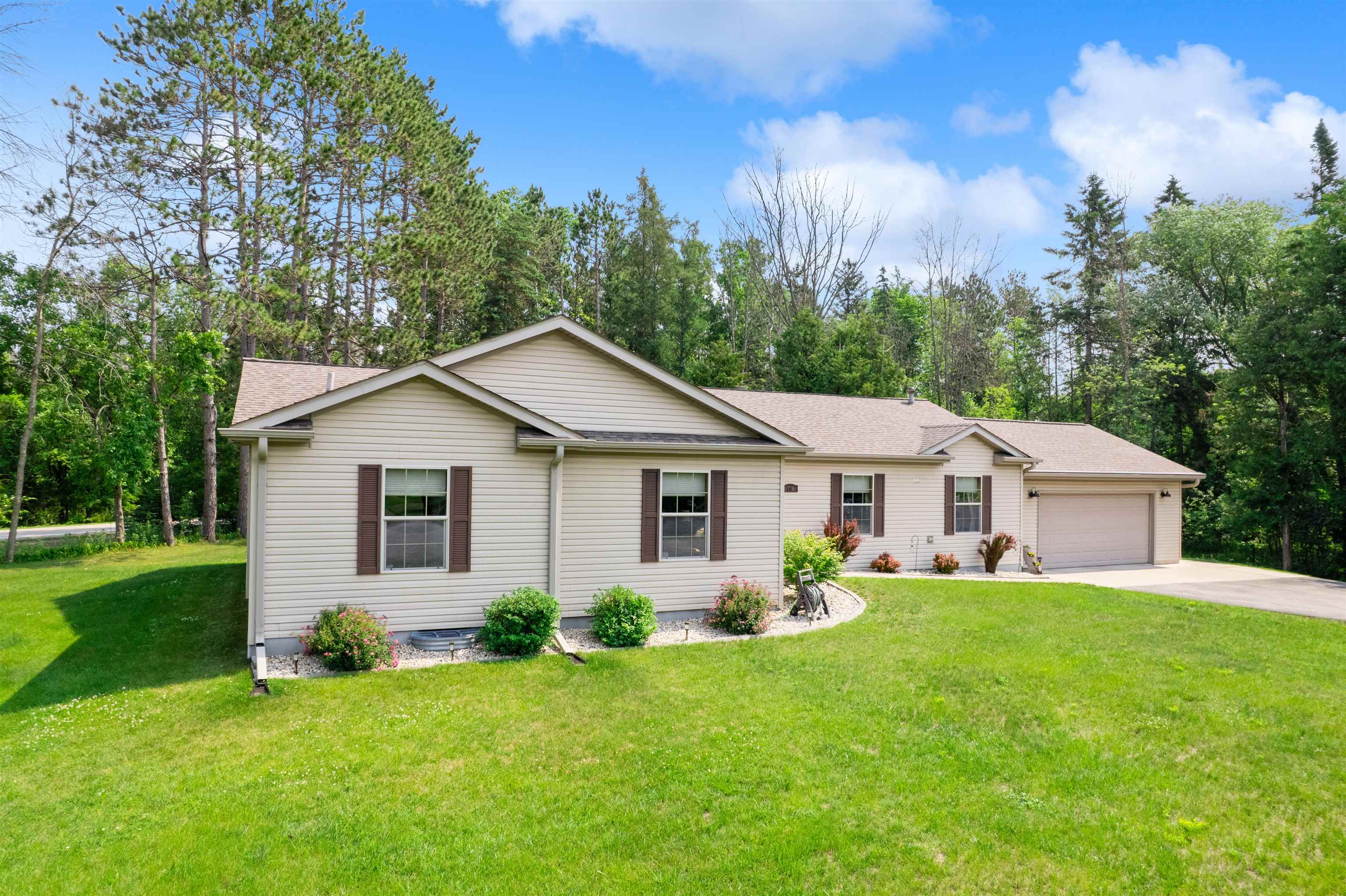 180 Chicago Court Peshtigo, WI 54157 - Photo 1 of 51