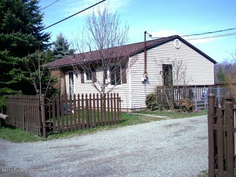 214 Pumphouse Rd Lake Moscow, PA 18444 - Photo 4 of 15 Gallery Image 4