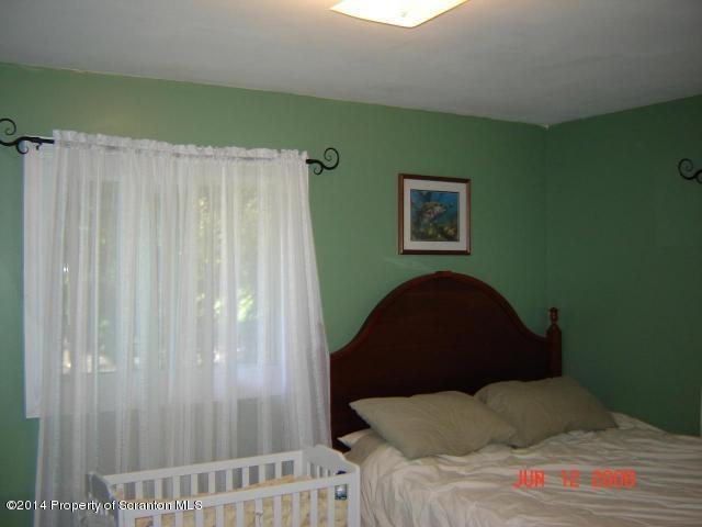 214 Pumphouse Rd Lake Moscow, PA 18444 - Photo 7 of 15 Gallery Image 7