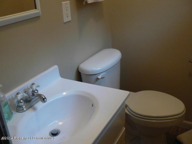 214 Pumphouse Rd Lake Moscow, PA 18444 - Photo 9 of 15 Gallery Image 9