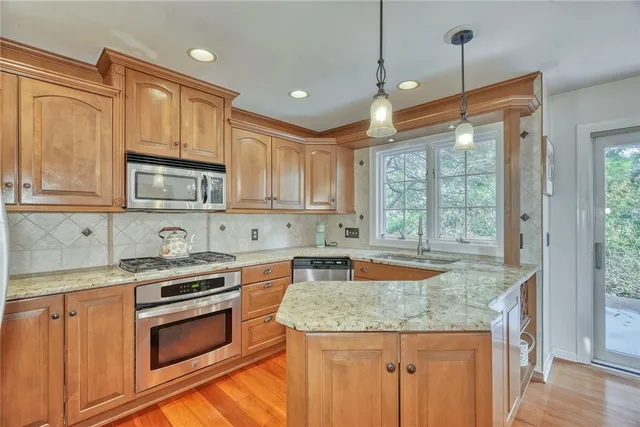 $389,900 | 150 Regatta Drive, Webster, NY 14580