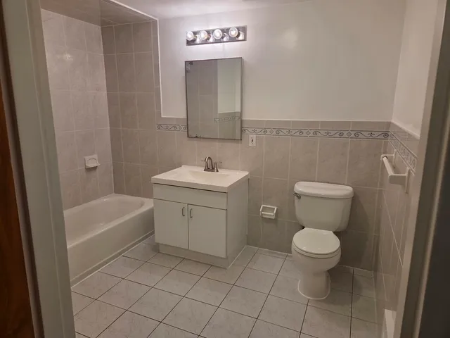 $1,750 | 2401 Bergenline Avenue, Unit 2E, Union City, NJ 07087