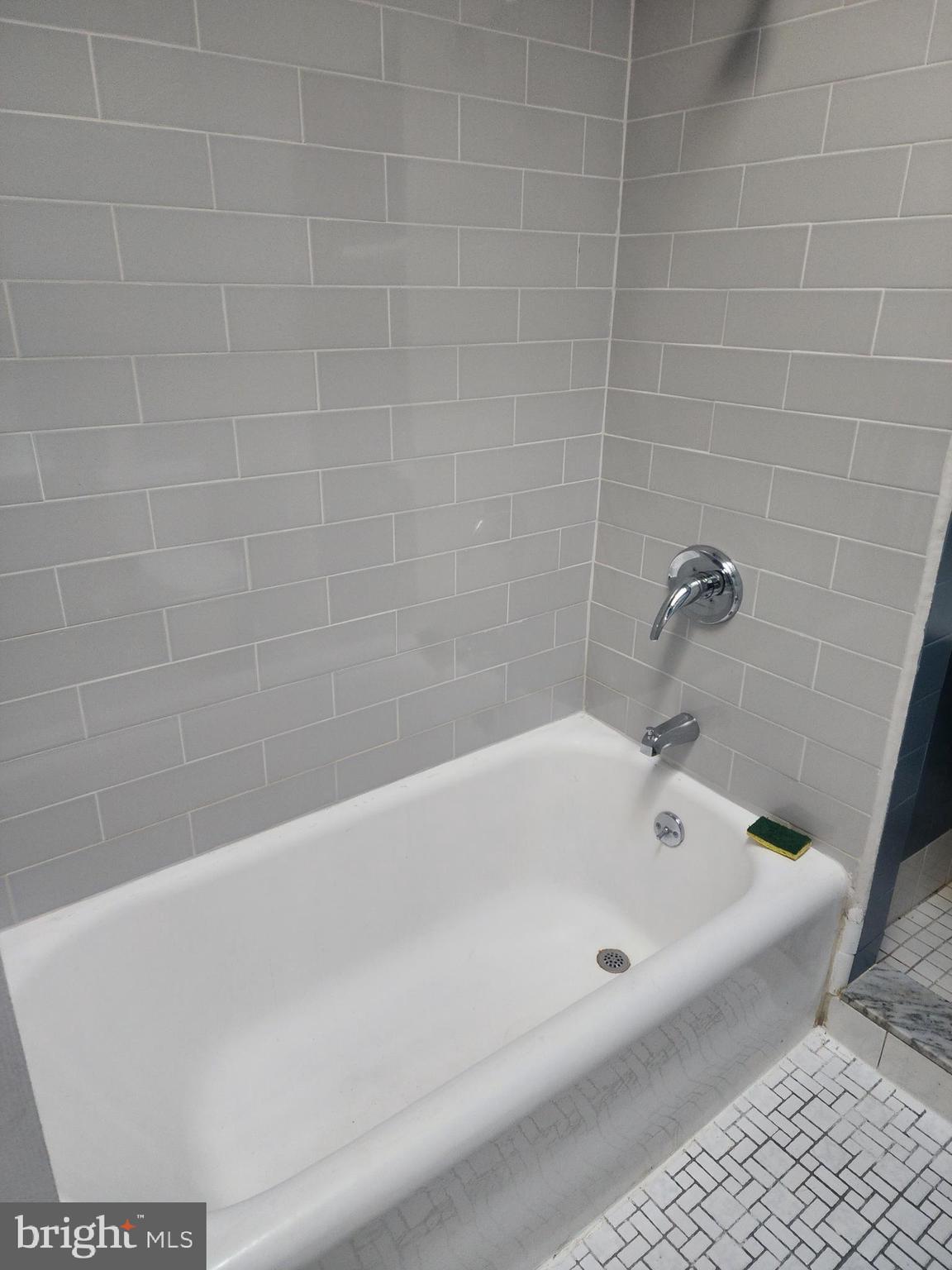 252 Avon Road Upper Darby, PA 19082 - Photo 13 of 38