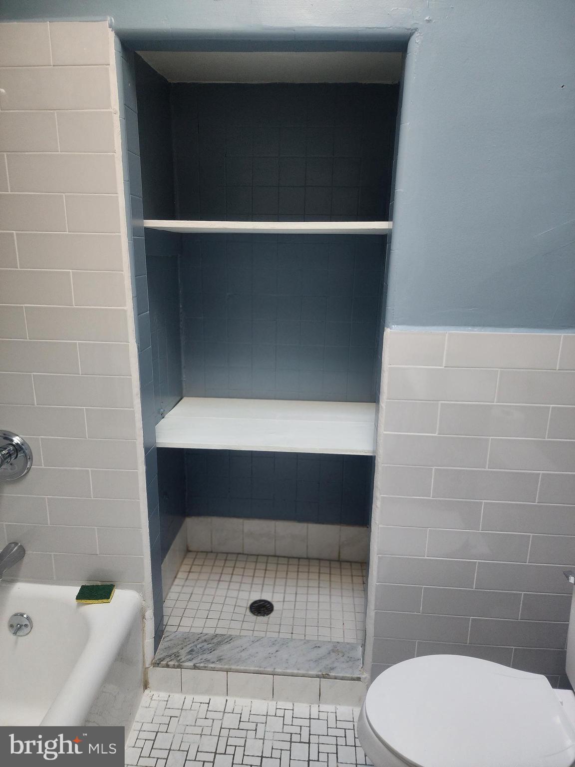 252 Avon Road Upper Darby, PA 19082 - Photo 17 of 38