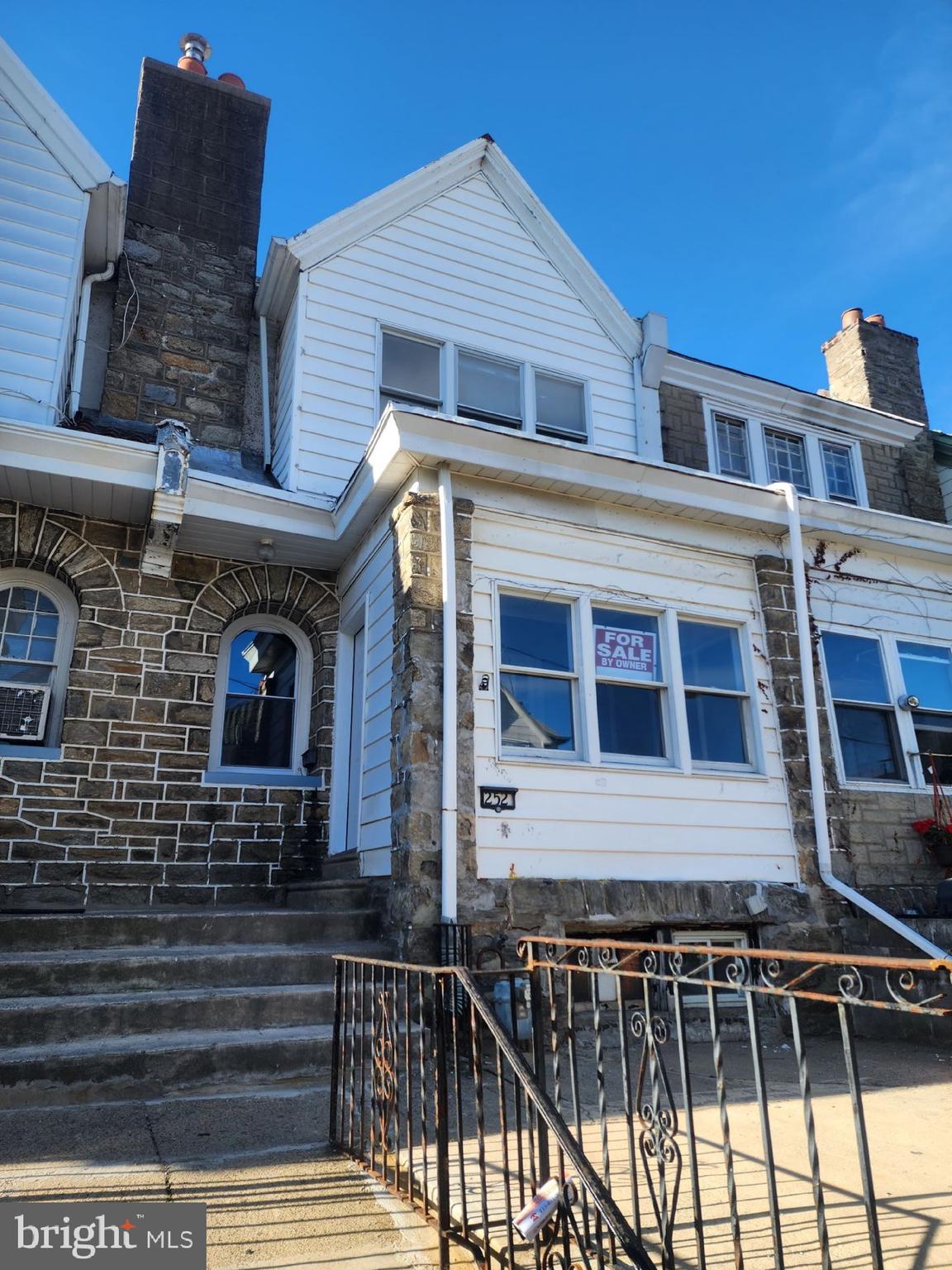 252 Avon Road Upper Darby, PA 19082 - Photo 2 of 38