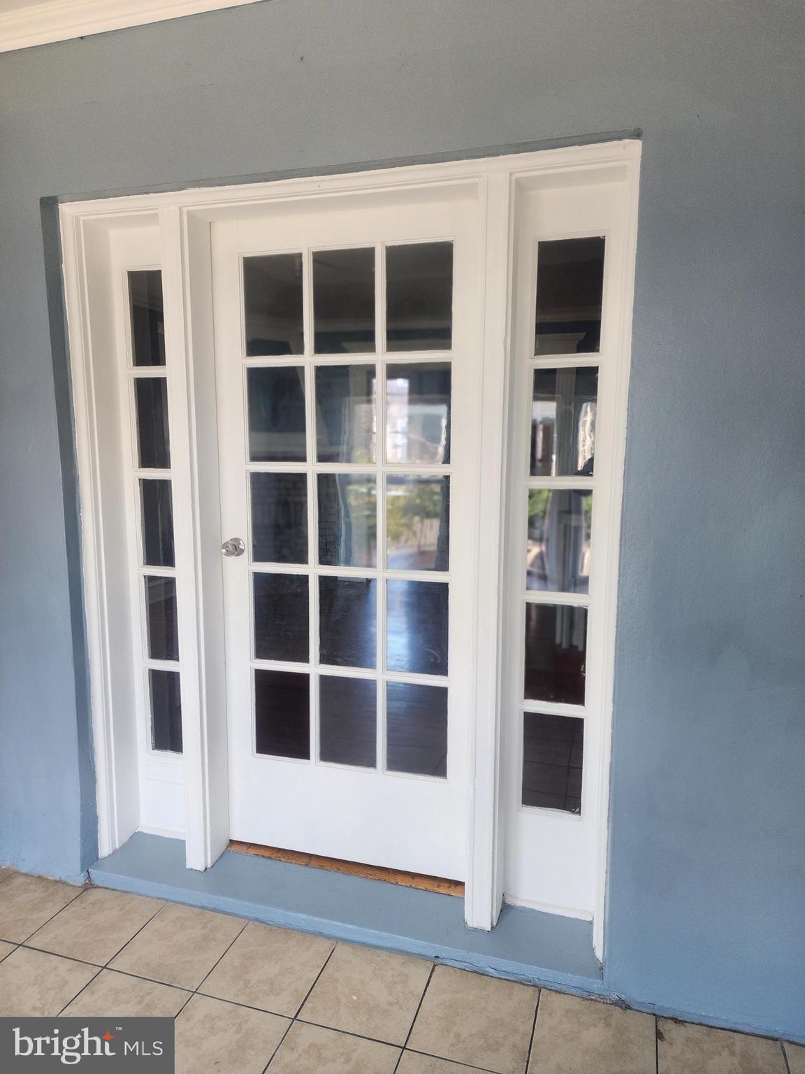 252 Avon Road Upper Darby, PA 19082 - Photo 4 of 38