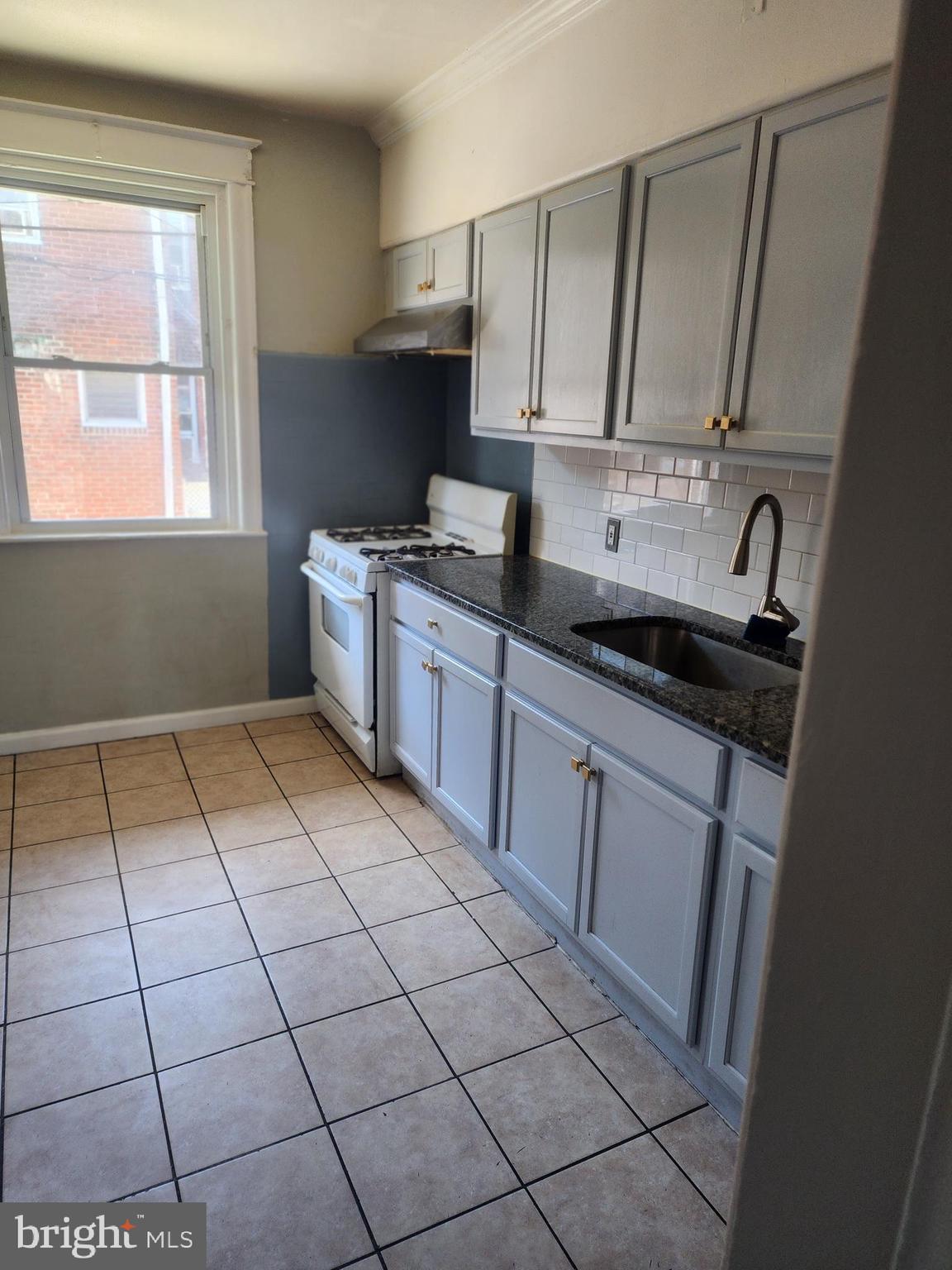 252 Avon Road Upper Darby, PA 19082 - Photo 10 of 38