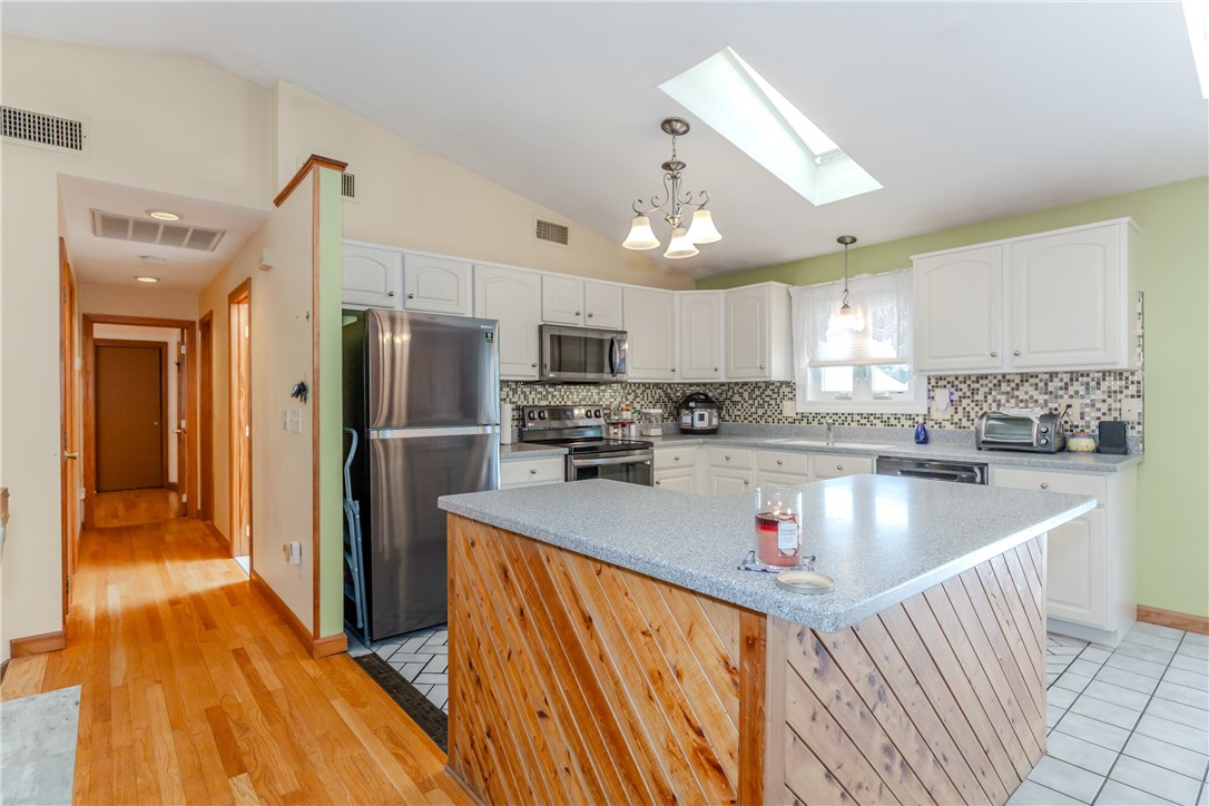 54 Colvintown Road Coventry, RI 02816 - Photo 15 of 50