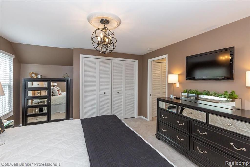 1339 Hampton Road Grosse Pointe Woods, MI 48236 - Photo 21 of 32
