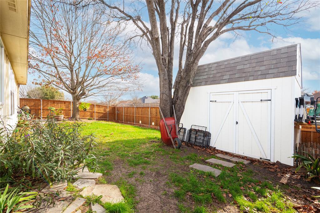 7613 Dockside Drive Rowlett, TX 75088 - Photo 21 of 40 a view of a backyard