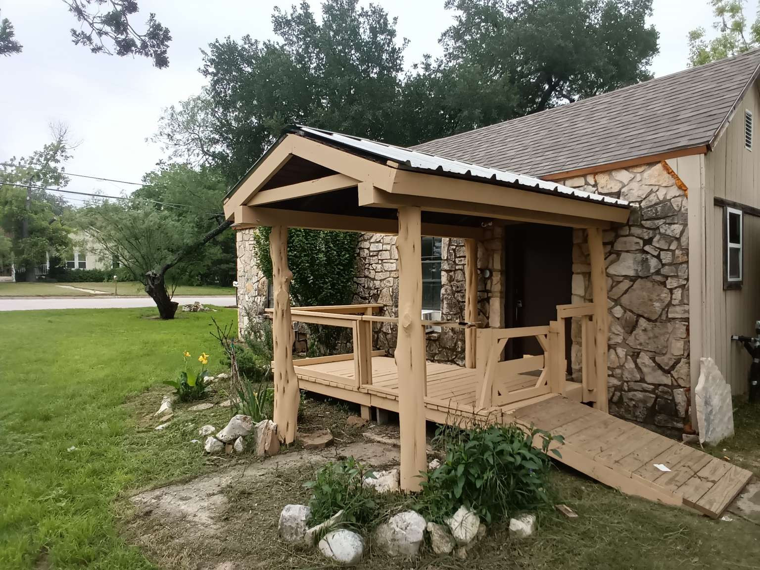 308 North Ridge Street Lampasas, TX 76550 - Photo 4 of 16 a view of a house with backyard and porch