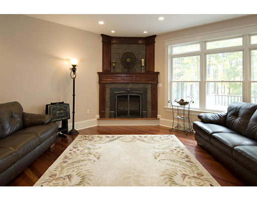 1525 Stonecleave Road North Andover, MA 01845 - Photo 8 of 24 Gallery Image 8