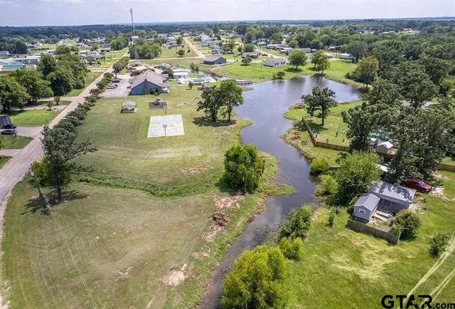 a view of a bird bath