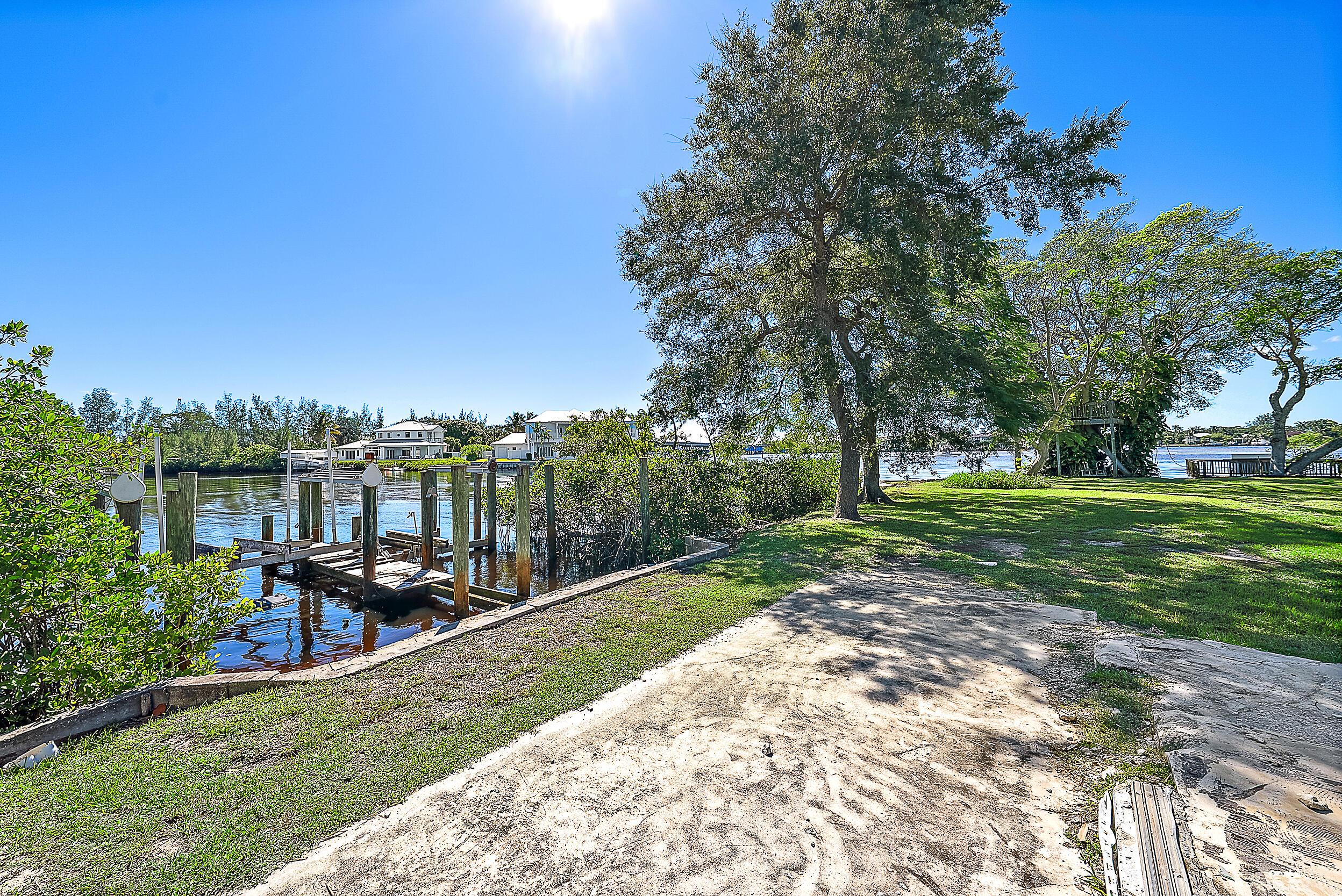 50 East Riverside Drive Jupiter, FL 33469 - Photo 15 of 19 50 East Riverside Dr-2