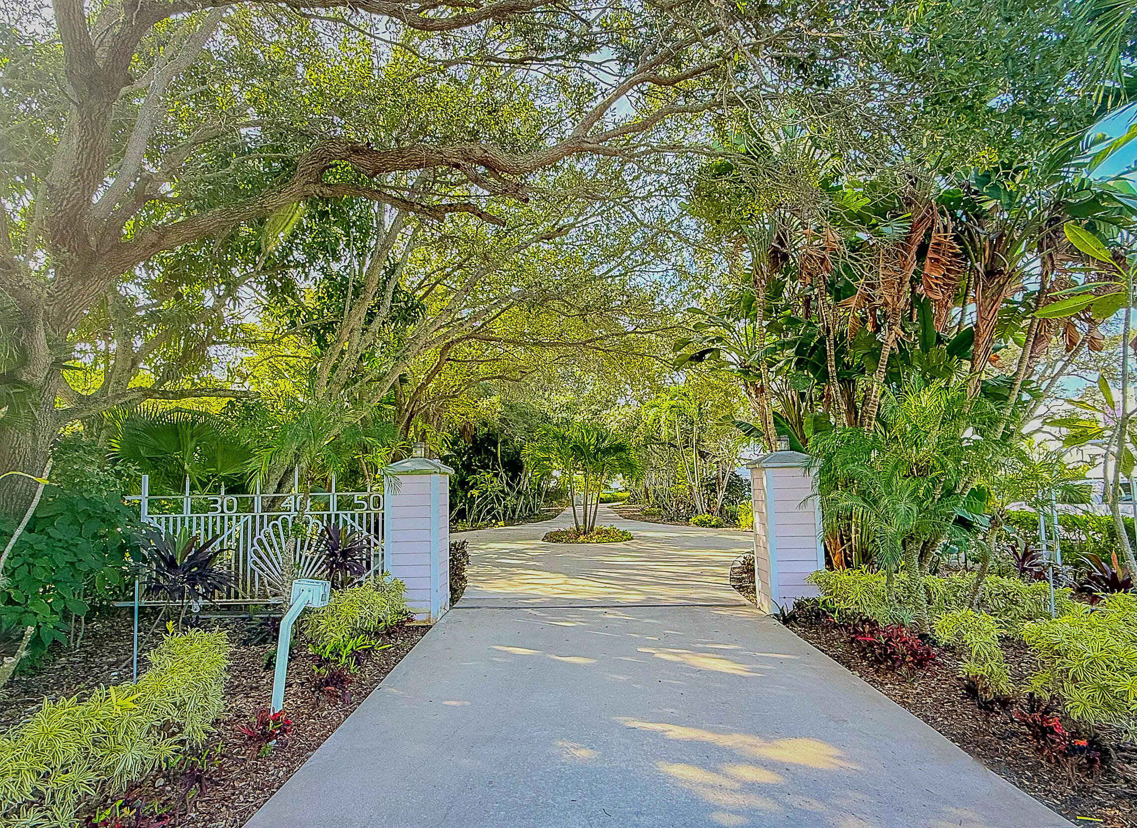 50 East Riverside Drive Jupiter, FL 33469 - Photo 6 of 19 Entrance