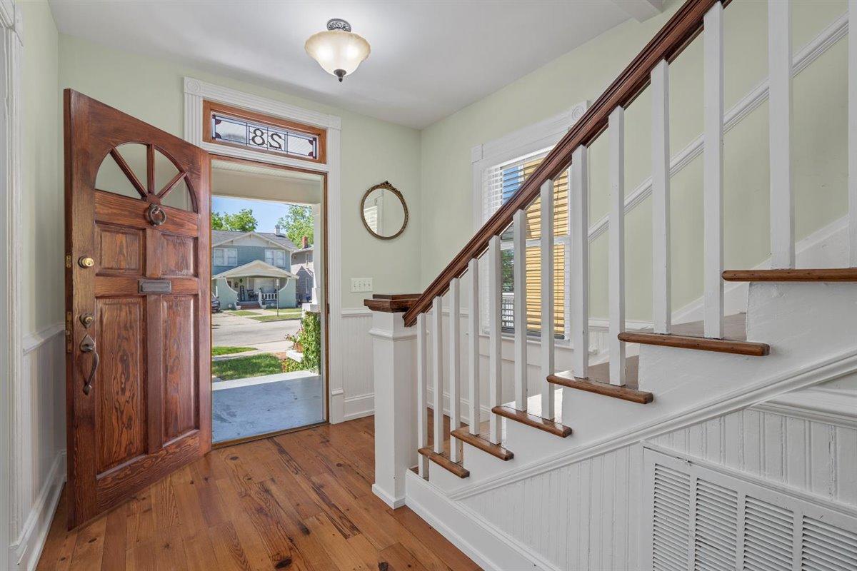 28 Maple Street Charleston, SC 29403 - Photo 5 of 51 Entry