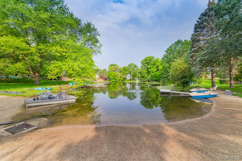 7875 Perry Lake Road Clarkston, MI 48348 - Photo 5 of 69