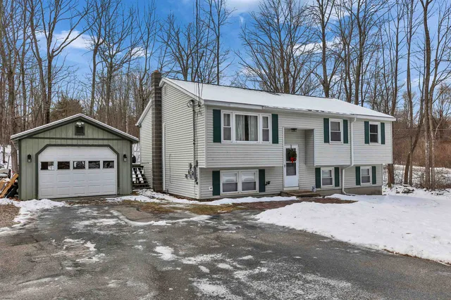 $469,900 | 1 Nancy Lane, Raymond, NH 03077