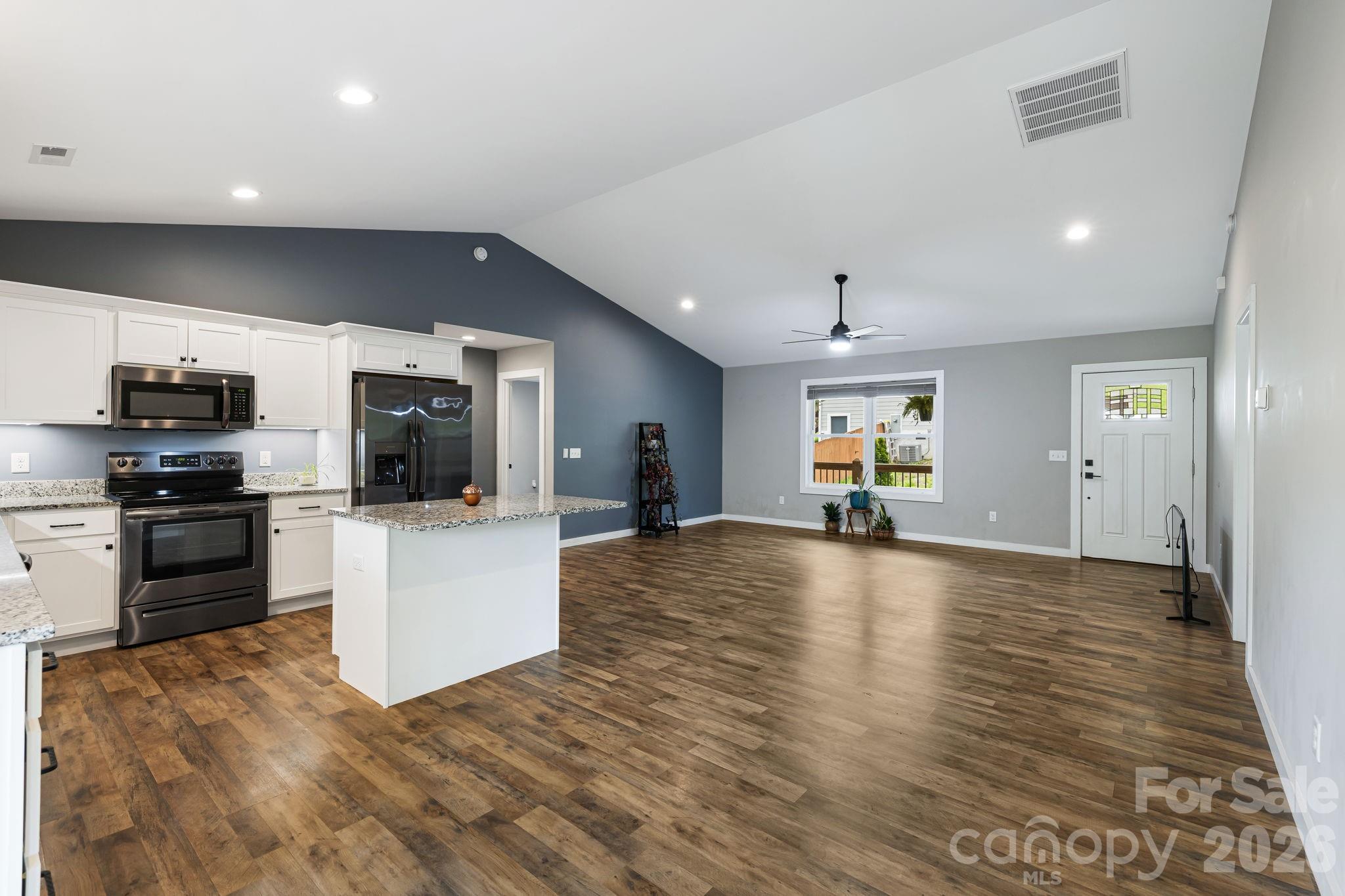 923 Newfound Road Leicester, NC 28748 - Photo 9 of 32