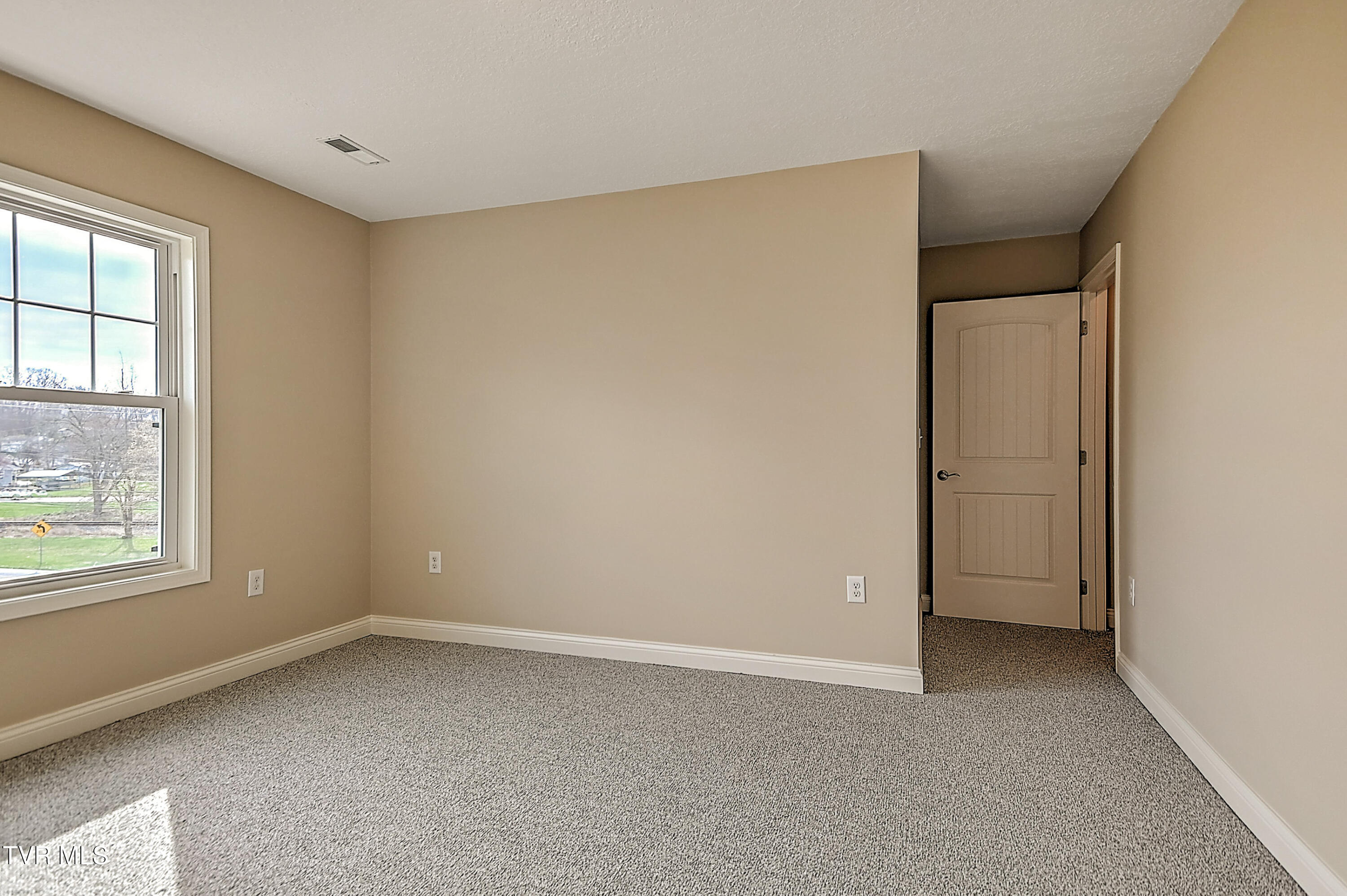 105 Smartview Lane Abingdon, VA 24210 - Photo 23 of 43 105 Smartview GUnit-31