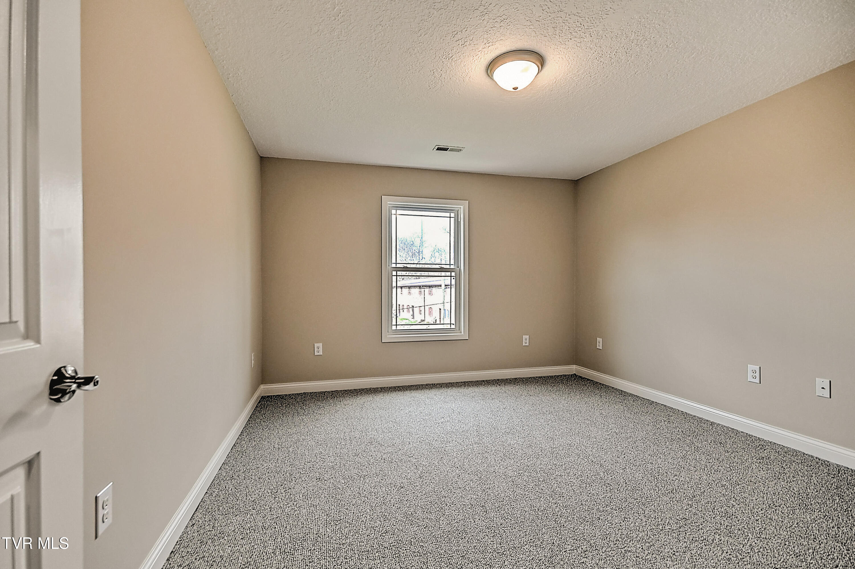 105 Smartview Lane Abingdon, VA 24210 - Photo 27 of 43 105 Smartview GUnit-39