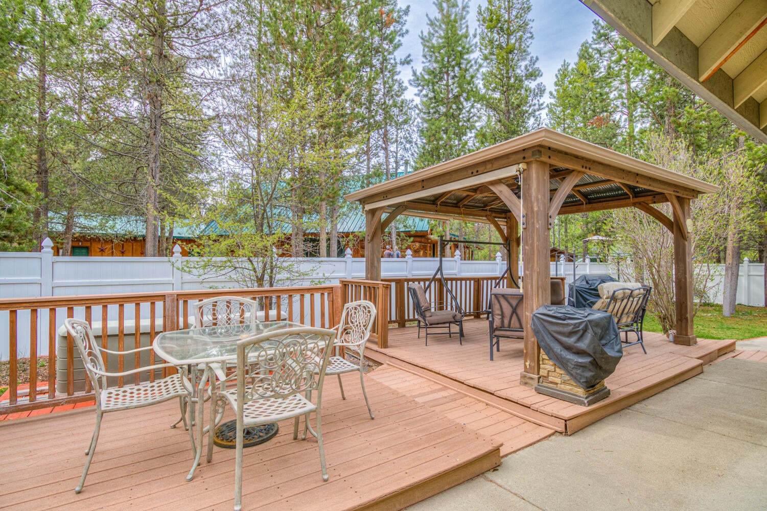 55819 Osprey Road Bend, OR 97707 - Photo 32 of 33 55819 Osprey Rd., Sunriver, OR - 15