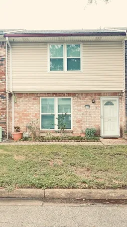 $2,200 | 1831 Sherwood Forest Street, Unit 28, Houston, TX 77043