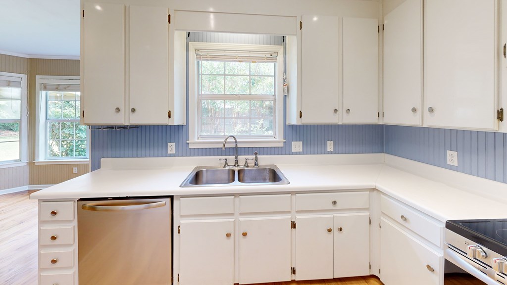1308 Woodleigh Road Dothan, AL 36305 - Photo 14 of 37 Gallery Image 14
