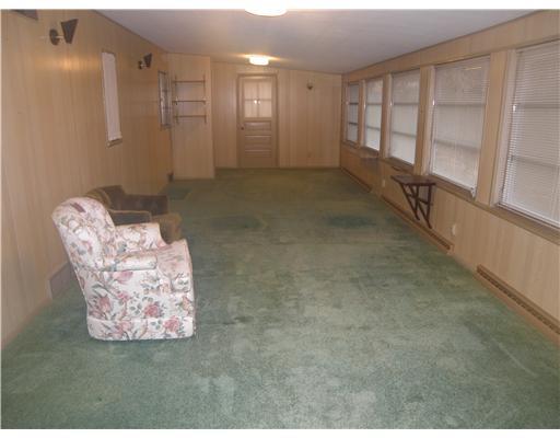 5346 Hardt Road Gibsonia, PA 15044 - Photo 7 of 10 Den/Family/Great Room. Family Room: Overlooks the Backyard